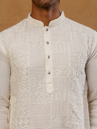 Men’s Silk Blend Embroidered Kurta