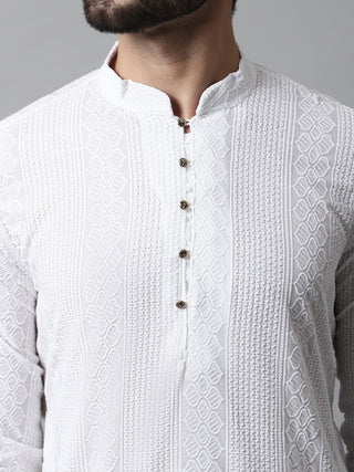 Jompers Men White Embroidered Kurta Only