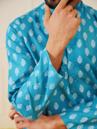 Jompers Men's Teal Cotton Floral printed kurta Only