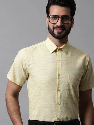 Men Yellow Woven Design Short Sleeves Formal Shirt