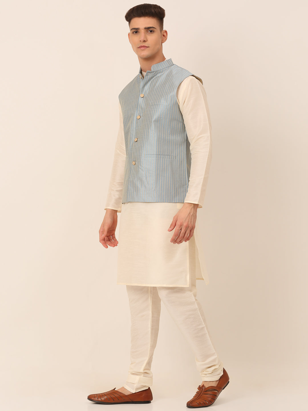 Men's Solid Kurta Pyjama With Striped Embroidered Nehru Jacket