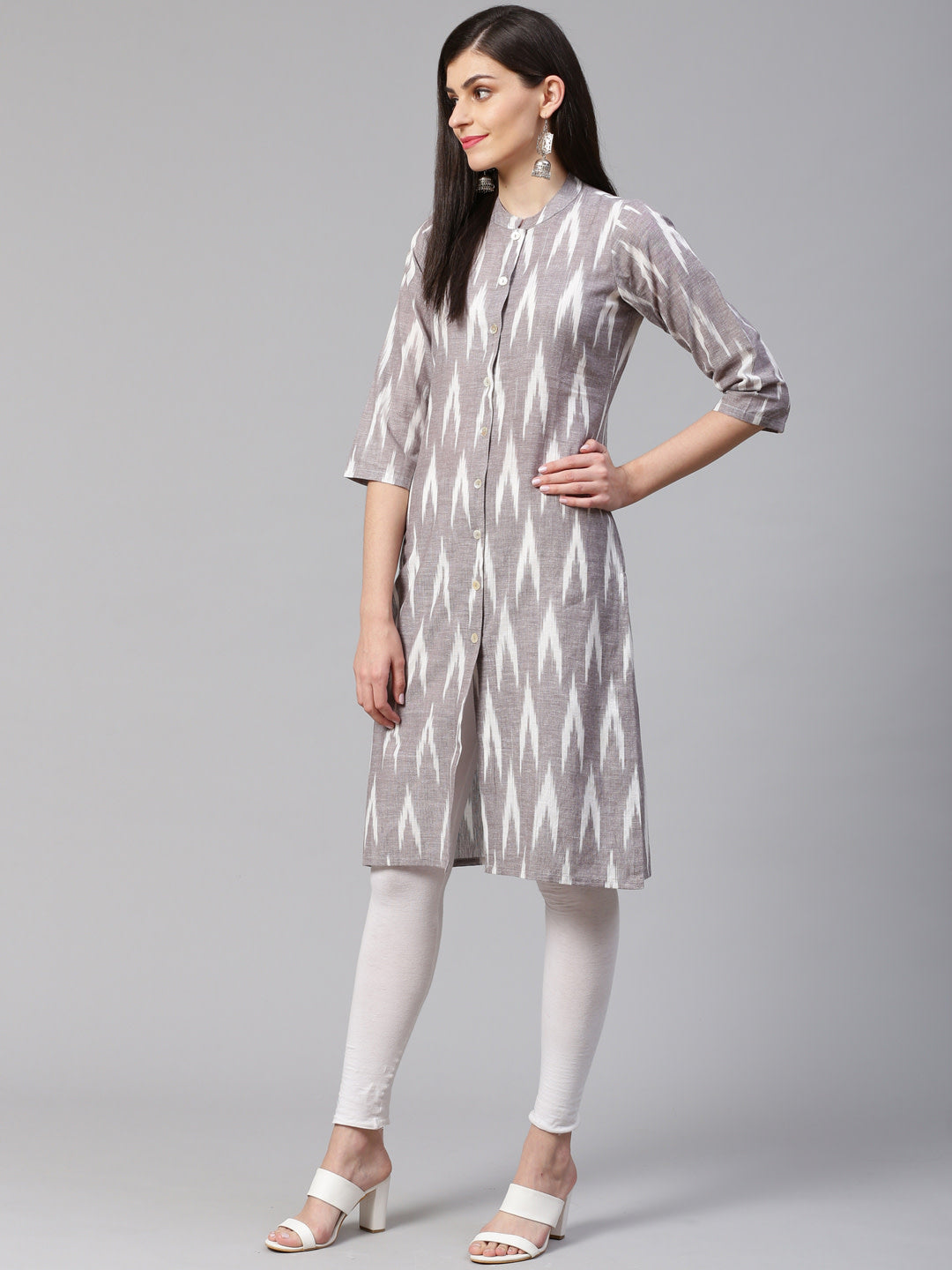 Jompers Women Grey & Cream-Coloured Ikkat Woven Design Straight Kurta