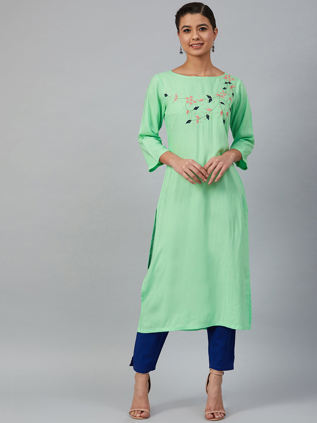 Jompers Women Green & Pink Yoke Embroidered Straight Kurta