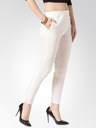 Jompers Women Off-White Smart Slim Fit Solid Regular Trousers